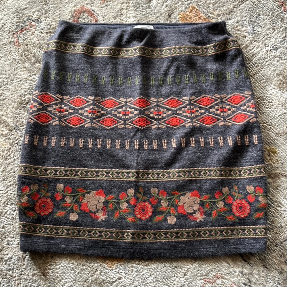 THML Boho knit miniskirt, size small. Charcoal.